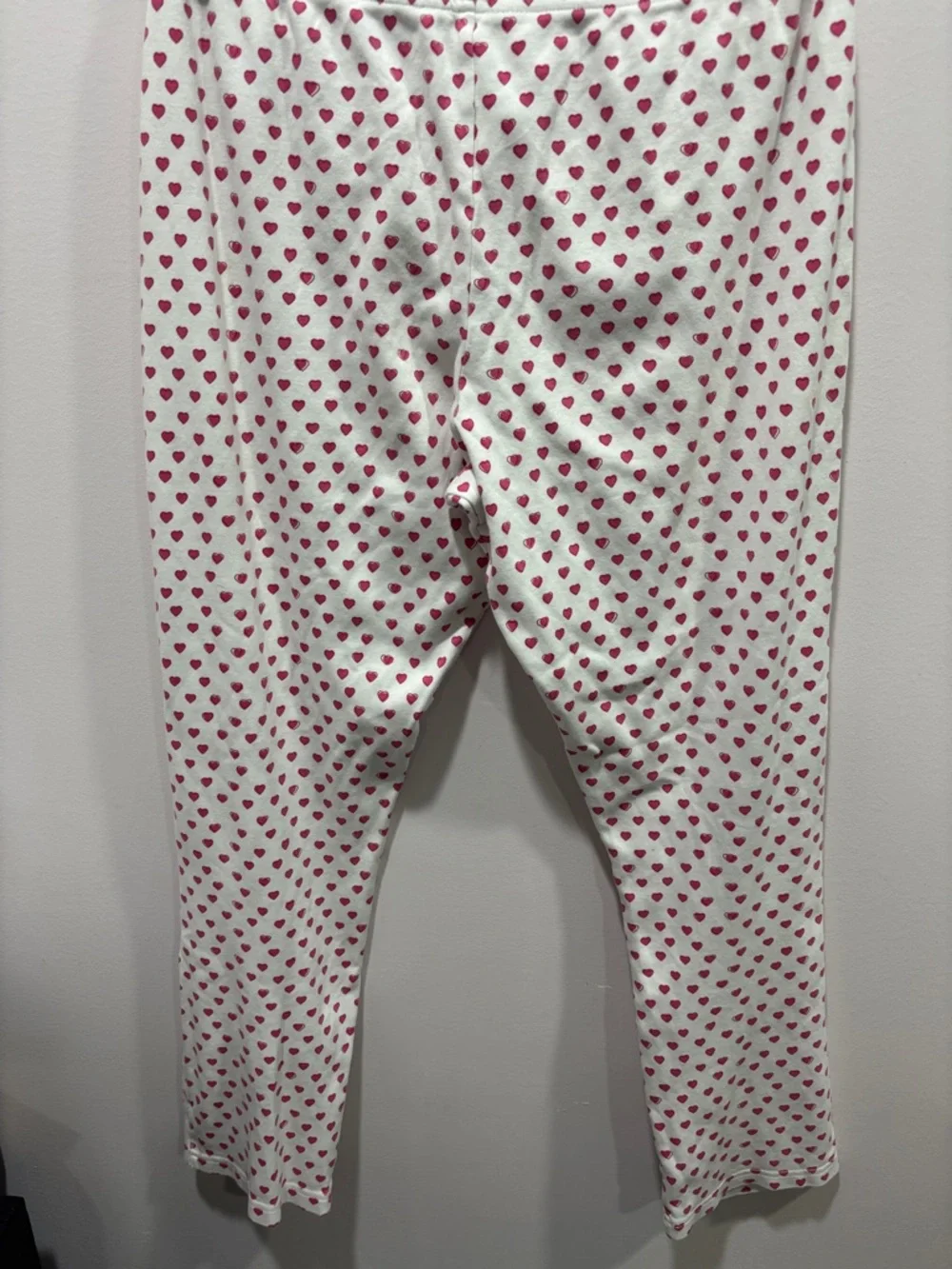 Roller Rabbit White  Pajama Set with Pink Heart Print. Size small - Picture 4 of 5